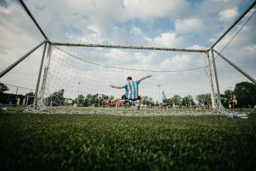 1-1！英超神剧情：15人伤停 倒数第五绝平10.2亿豪门（配图示意）